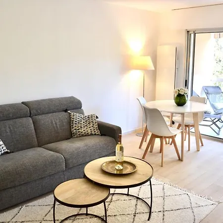 아파트 Bright And Refurbished Nest In Saint-raphael