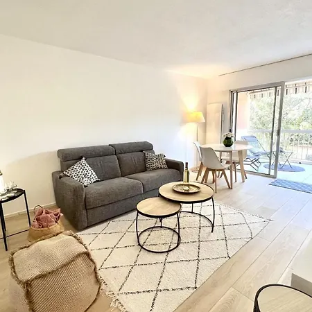 Bright And Refurbished Nest In Saint-raphael * Saint-Raphael (Var)