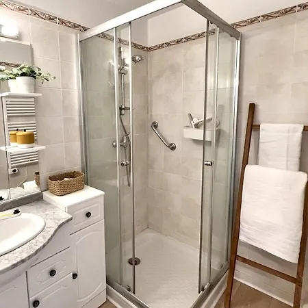 Lejlighed Bright And Refurbished Nest In Saint-raphael